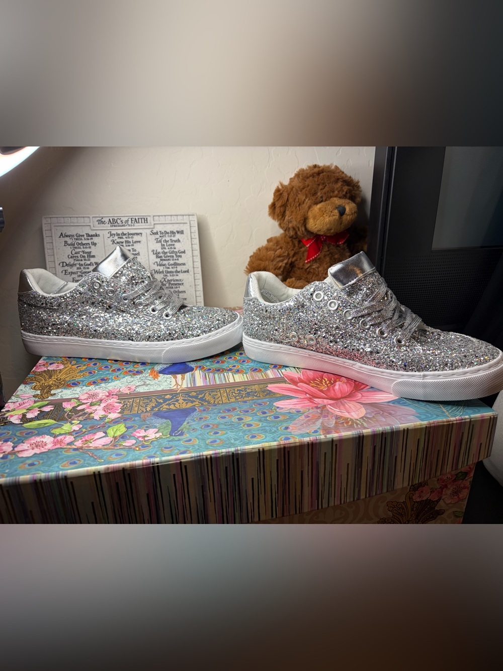 ✨ JEEKOPEG Silver Glitter Fashion Sneakers – Women’s Size 7 ✨
